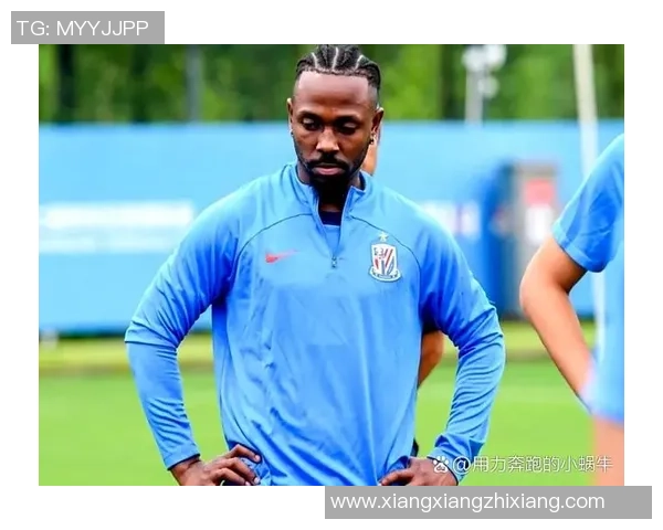 足球球星男运动员意外露鸟事件引发社交媒体热议与公众关注 足球球星男运动员意外露鸟事件引发社交媒体热议与公众关注